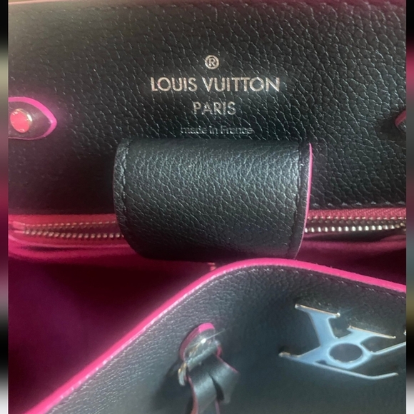 Louis Vuitton LockMe Noir - Picture 8 of 16